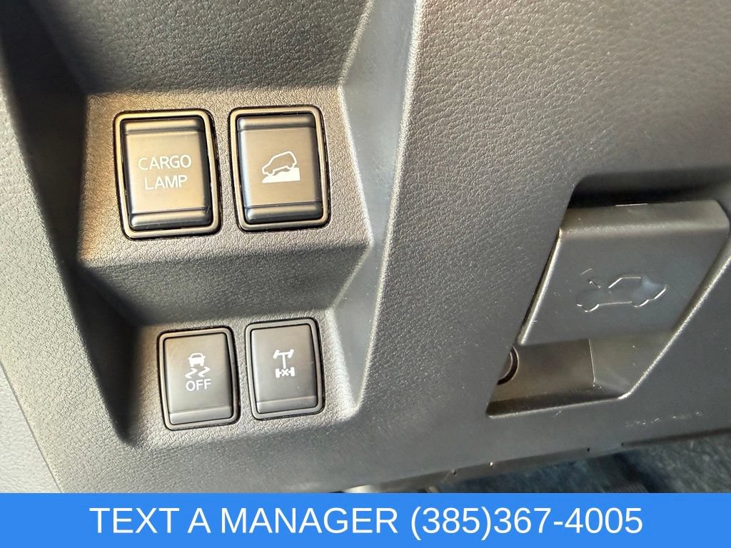 Used 2025 Nissan Frontier PRO-4X AWD/4WD image 17