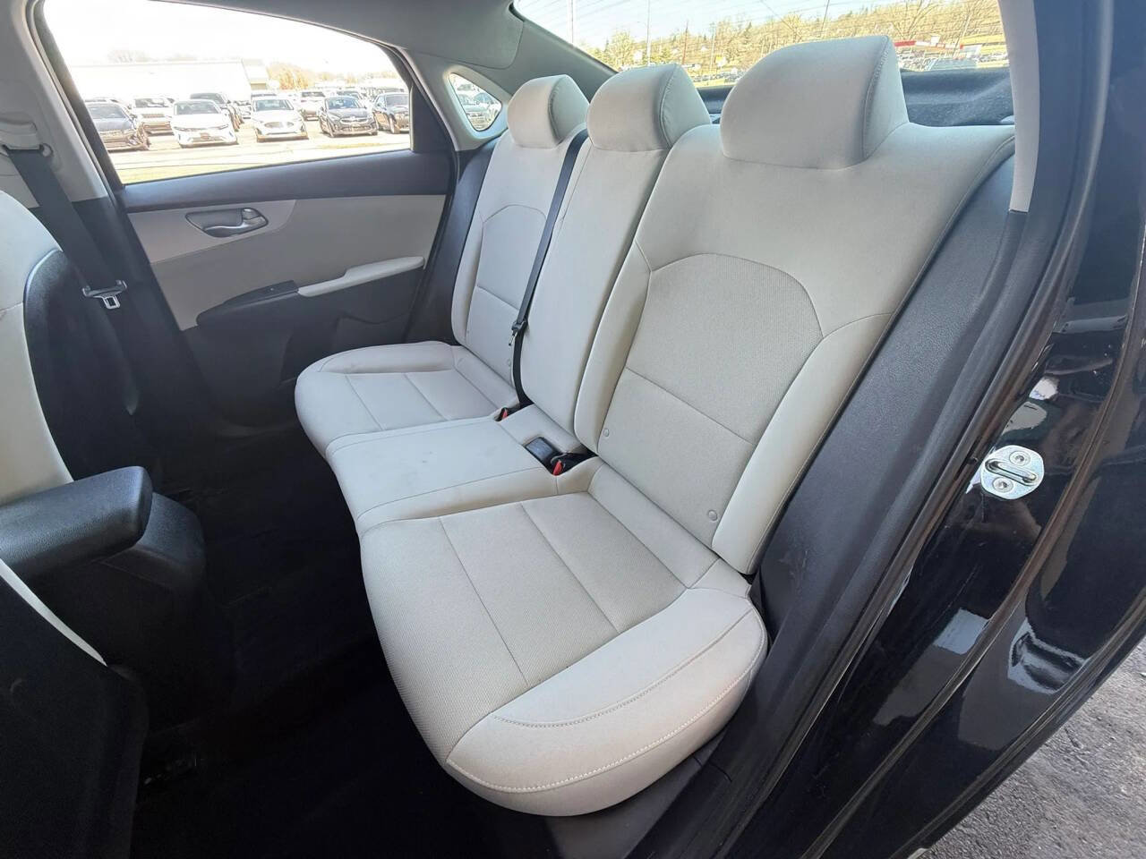 Used 2022 Kia Forte LXS w/ LXS Technology Package image 16