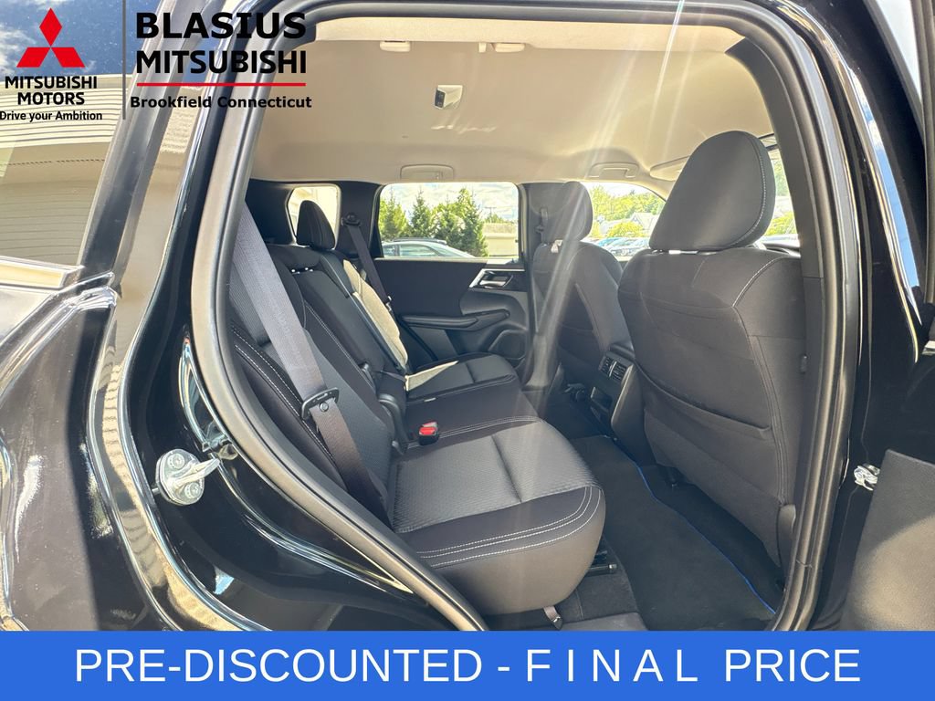 Used 2025 Mitsubishi Outlander ES AWD/4WD image 42