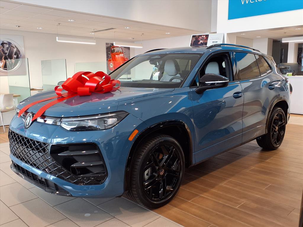 New 2026 Volkswagen Tiguan SE R-Line image 3