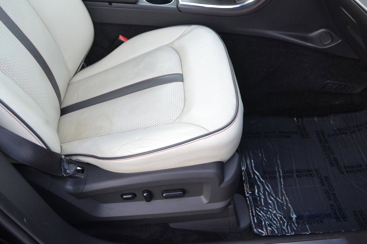 Used 2015 Lincoln MKX AWD w/ Equipment Group 102A image 34