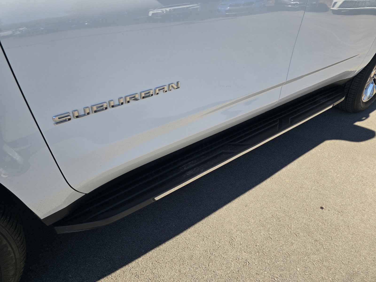Used 2023 Chevrolet Suburban Premier RWD image 10