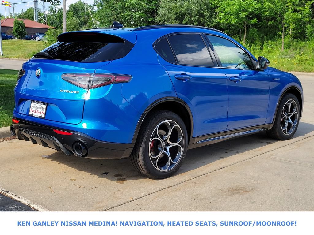 Used 2024 Alfa Romeo Stelvio Veloce AWD/4WD image 3