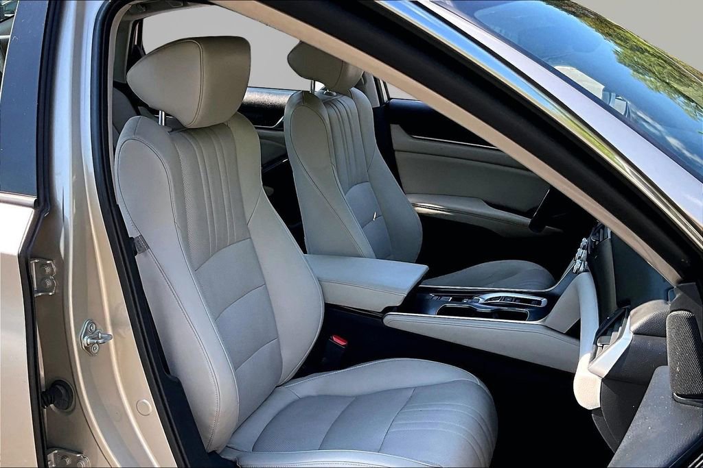 Used 2018 Honda Accord Touring image 22