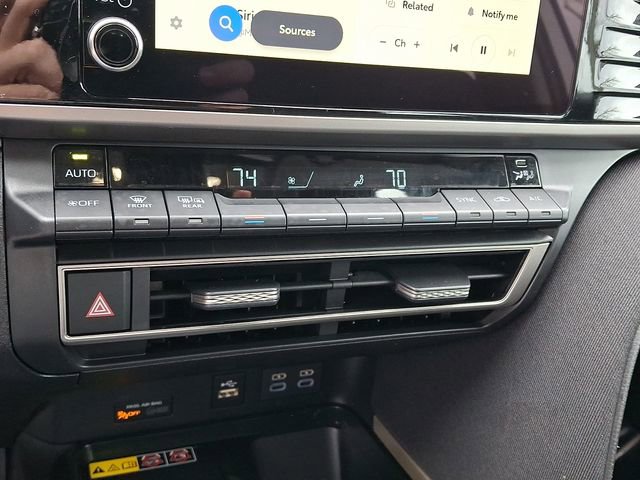 Used 2025 Toyota Camry LE image 17