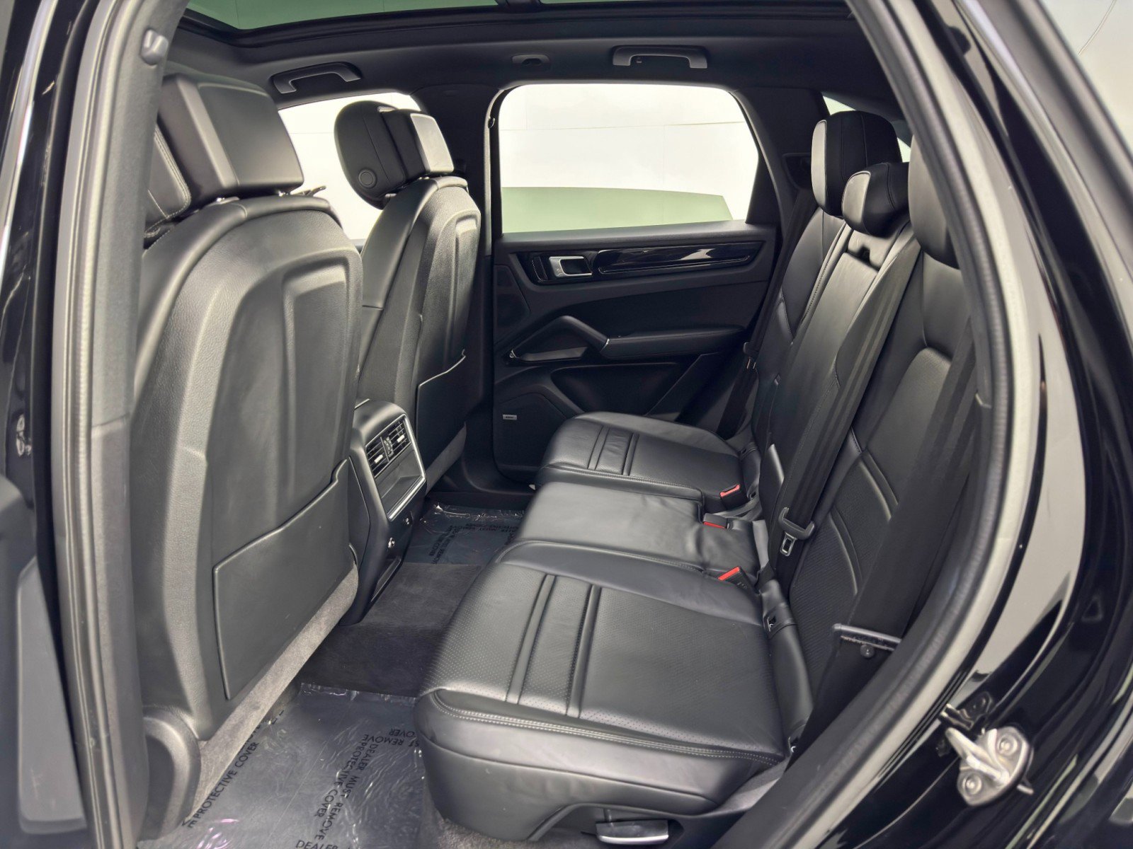 Used 2020 Porsche Cayenne E-Hybrid w/ Premium Package image 41