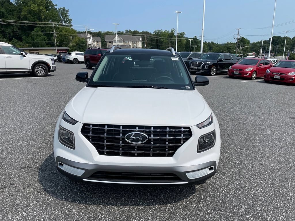 New 2026 Hyundai Venue SEL FWD image 3