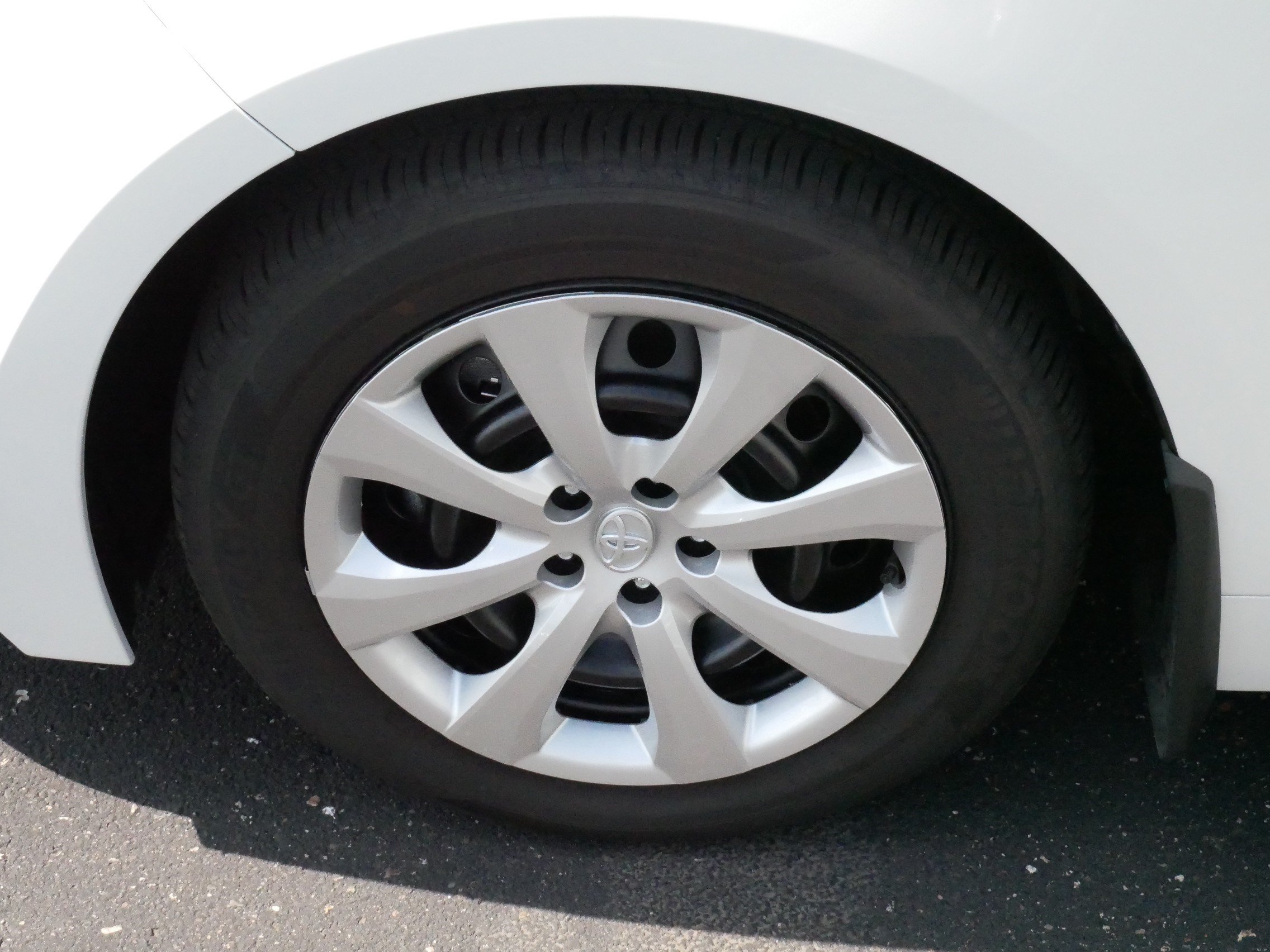 Certified 2026 Toyota Corolla LE FWD image 15