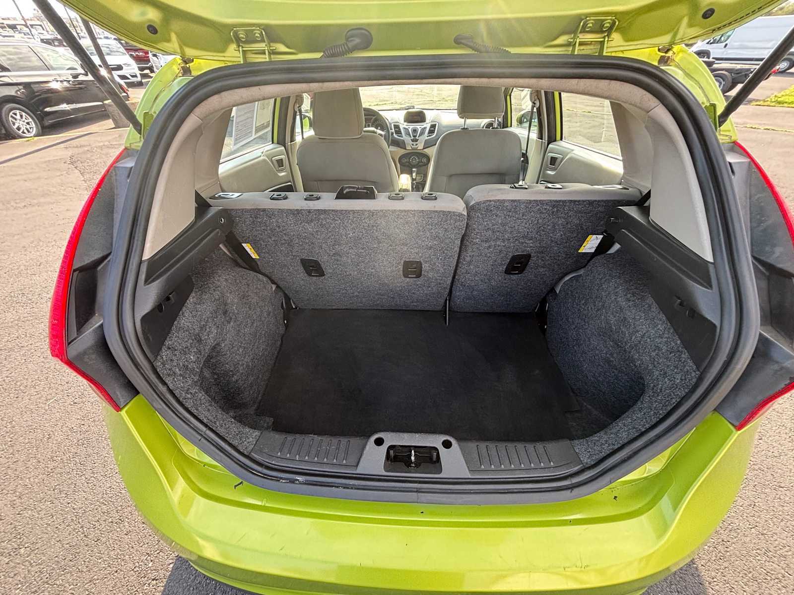 Used 2012 Ford Fiesta SE image 10