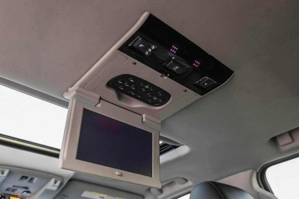 Used 2020 Cadillac Escalade ESV Luxury w/ Escalade Sport Edition image 32