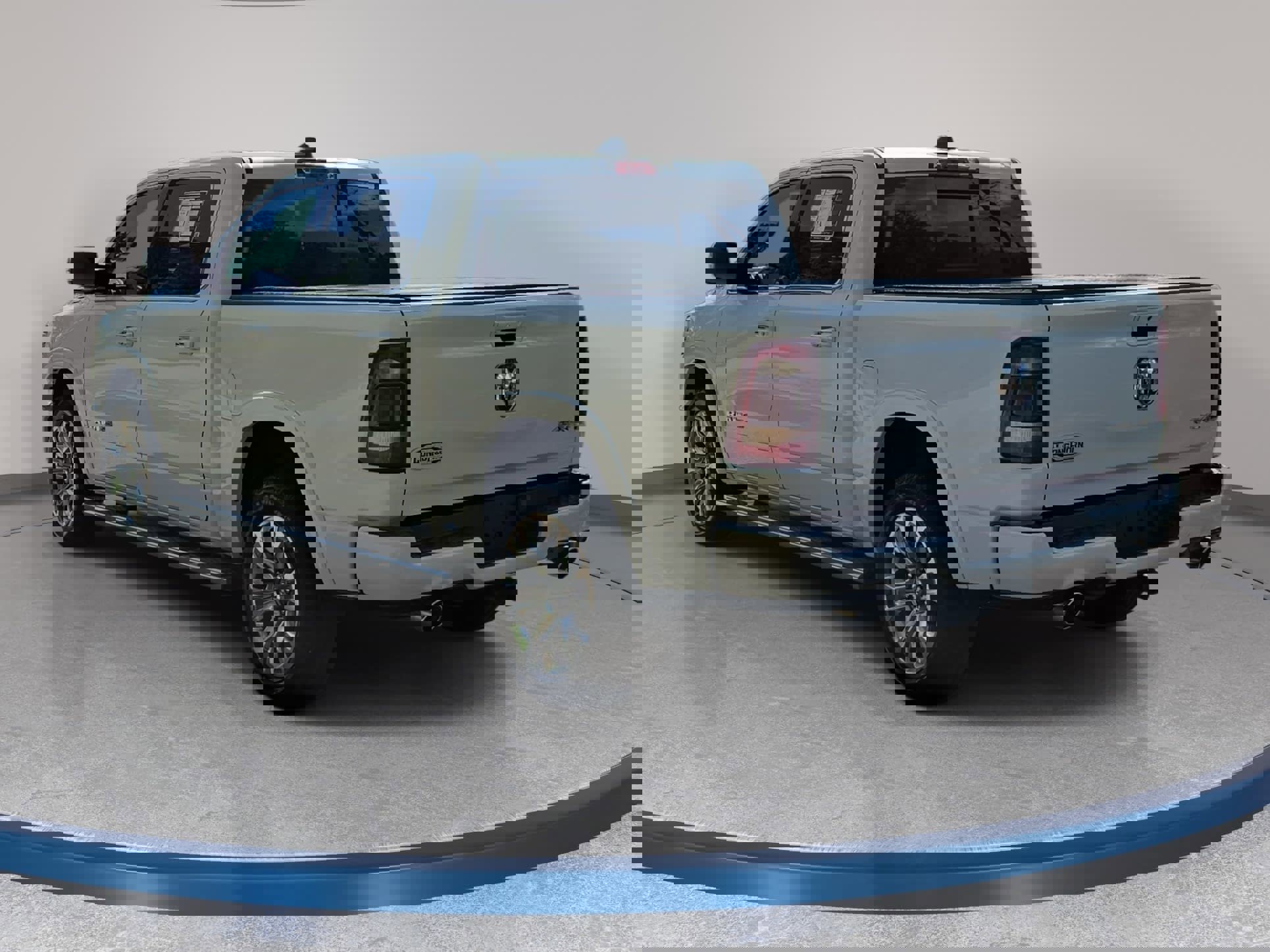 Used 2022 RAM 1500 Limited w/ Body Color Bumper Group image 7