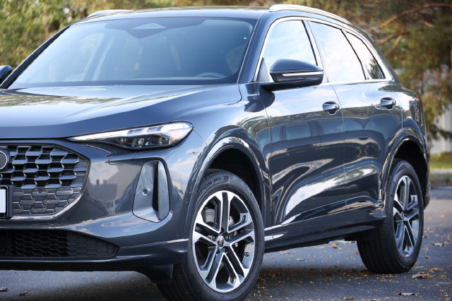 Certified 2025 Audi Q5 Premium Plus AWD/4WD image 17