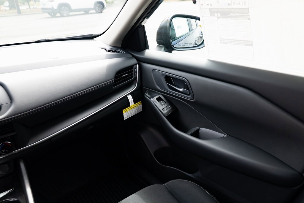 New 2026 Nissan Rogue S image 10