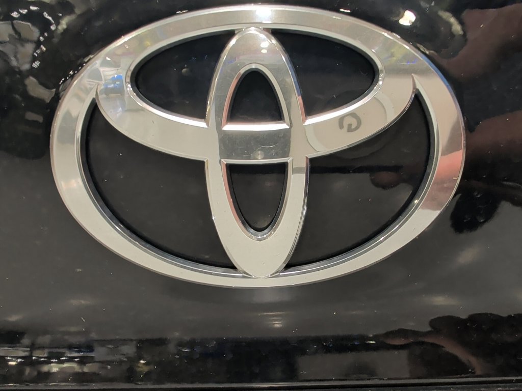 Used 2025 Toyota Camry XLE w/ Premium Plus Package AWD/4WD image 13