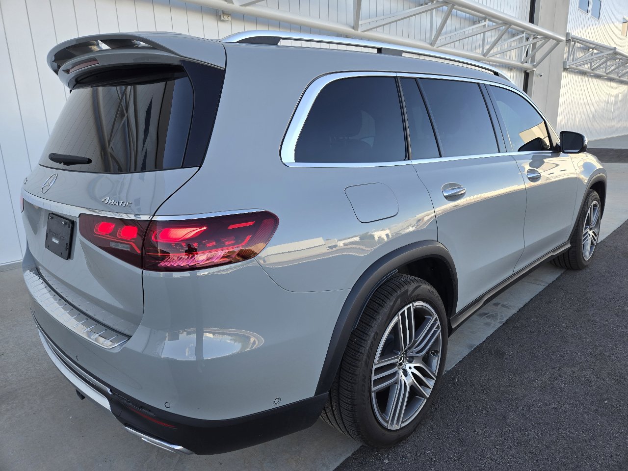 Used 2024 Mercedes-Benz GLS 450 4MATIC image 13