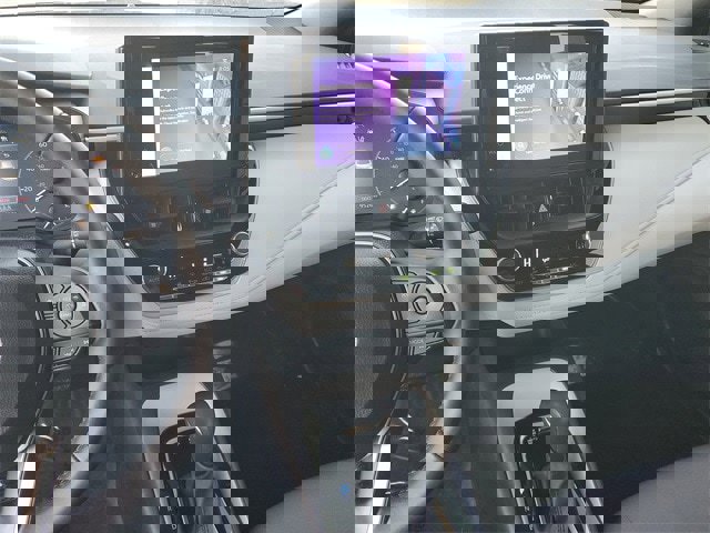 Used 2025 Toyota Corolla SE image 22