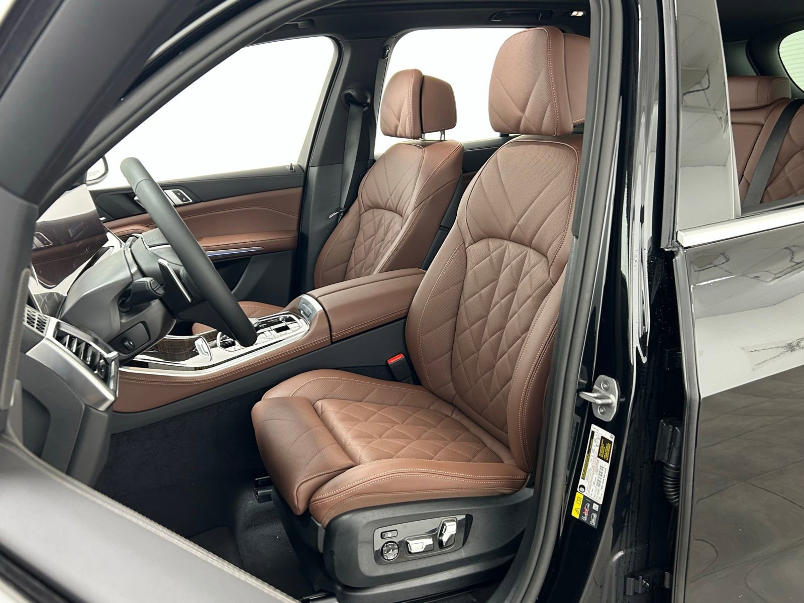 Used 2026 BMW X5 xDrive50e w/ Climate Comfort Package image 28