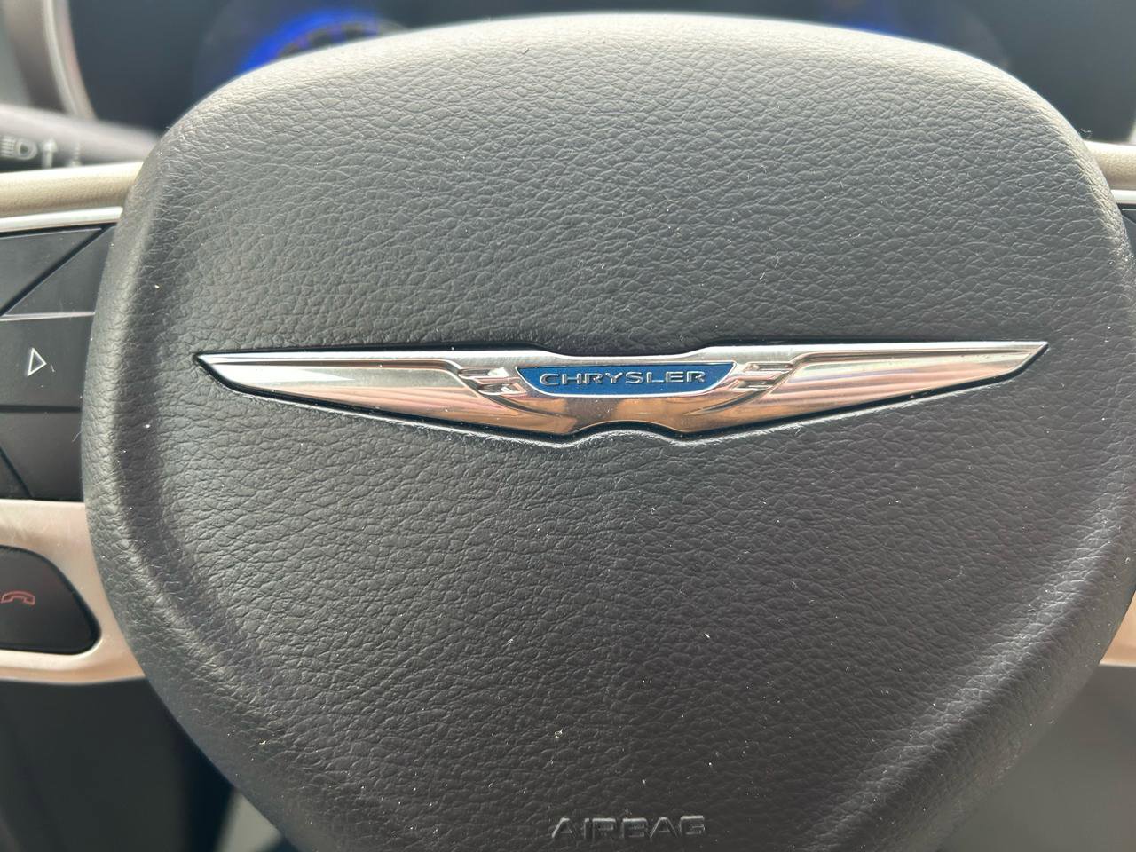 Used 2020 Chrysler Pacifica Limited image 19