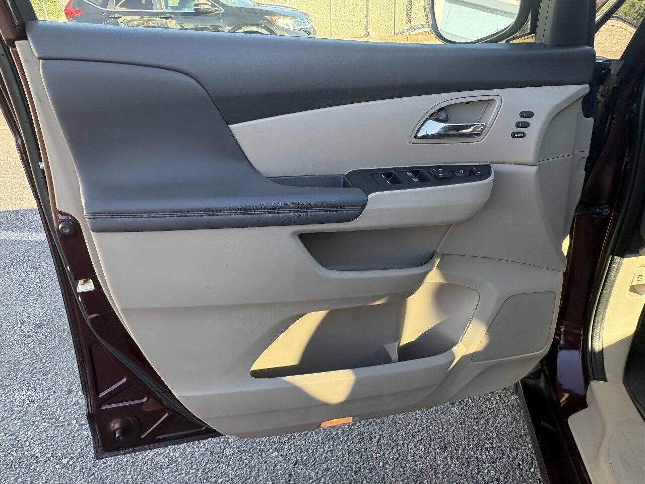 Used 2015 Honda Odyssey Touring image 11