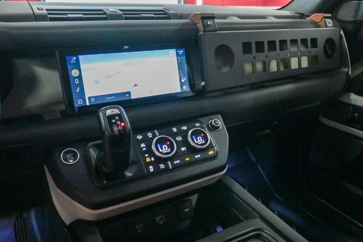 Used 2020 Land Rover Defender 110 SE image 21
