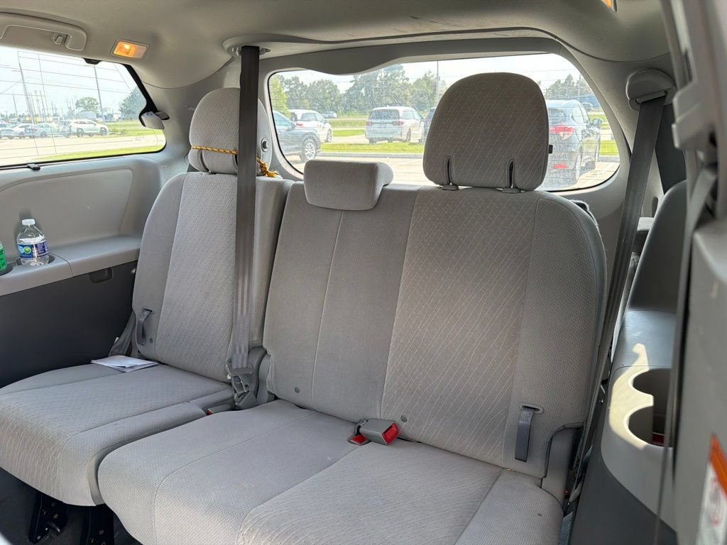 Used 2020 Toyota Sienna LE FWD image 10