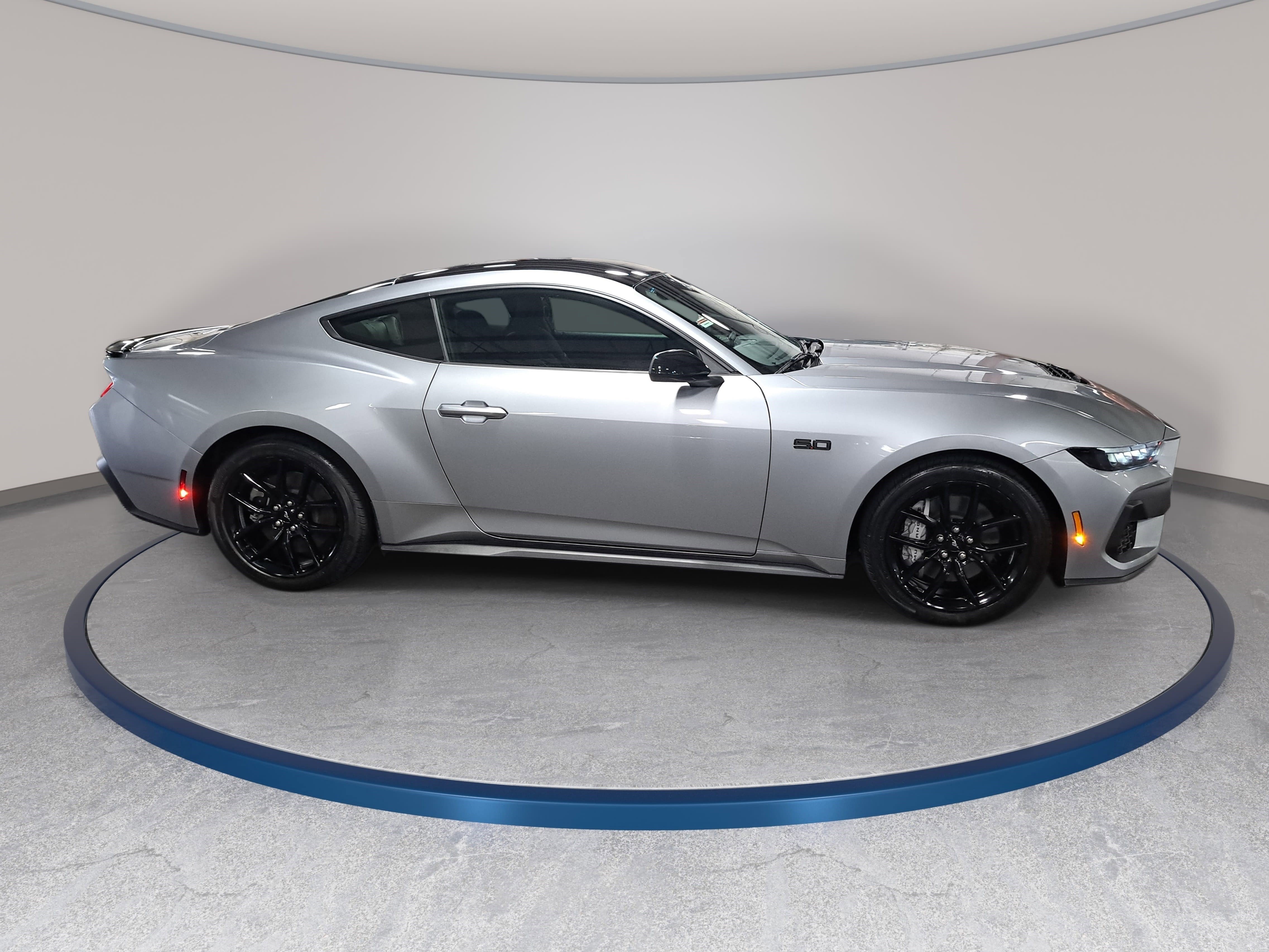 Used 2024 Ford Mustang GT RWD image 4