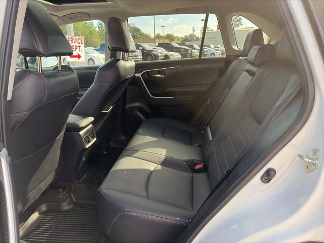 Used 2022 Toyota RAV4 XLE Premium image 22