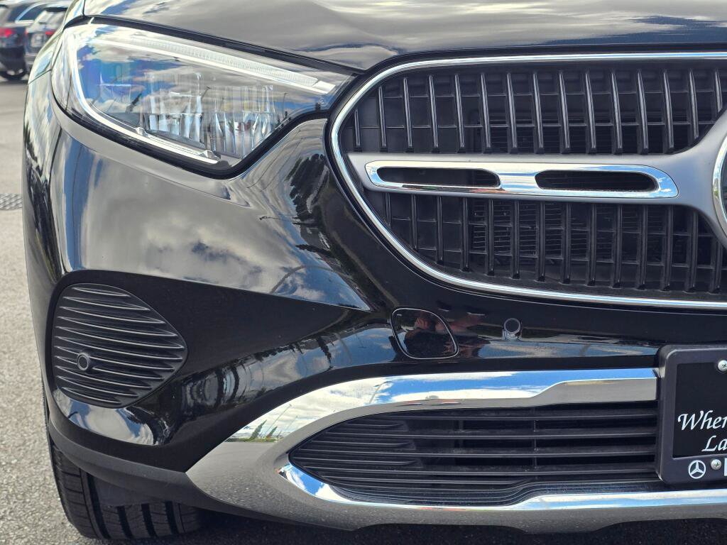 Used 2024 Mercedes-Benz GLC 300 4MATIC w/ Driver Assistance Package image 30