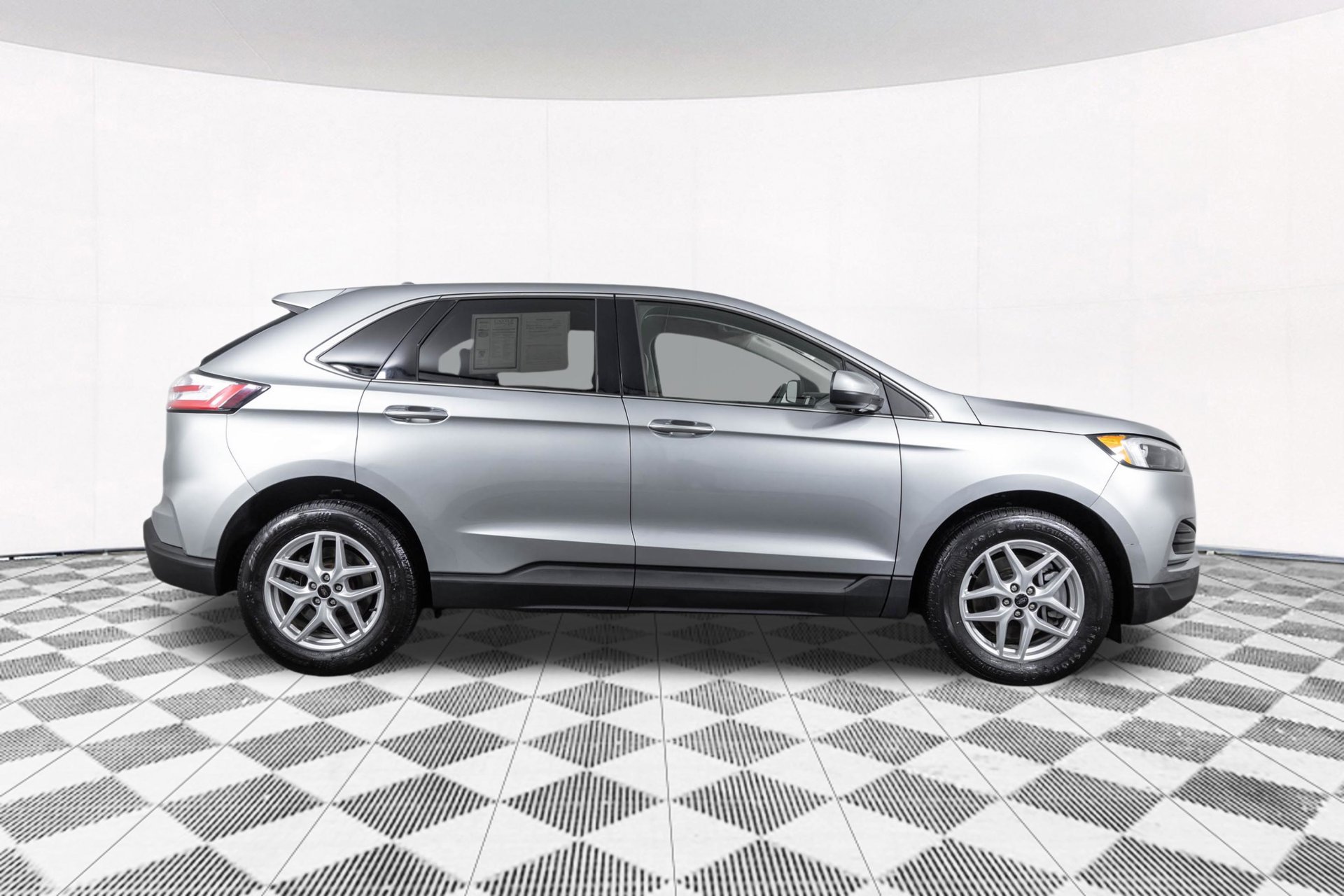 Used 2024 Ford Edge SEL AWD/4WD image 20