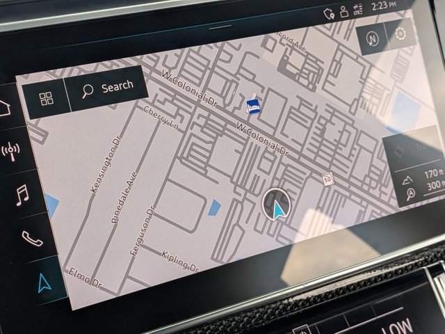 Used 2021 Audi SQ7 Premium Plus w/ Driver Assistance Package AWD/4WD image 13