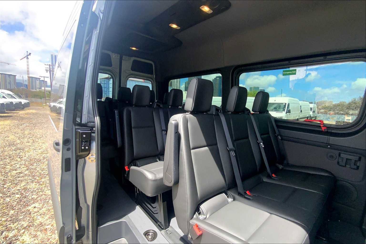 Used 2025 Mercedes-Benz Sprinter 2500 image 13