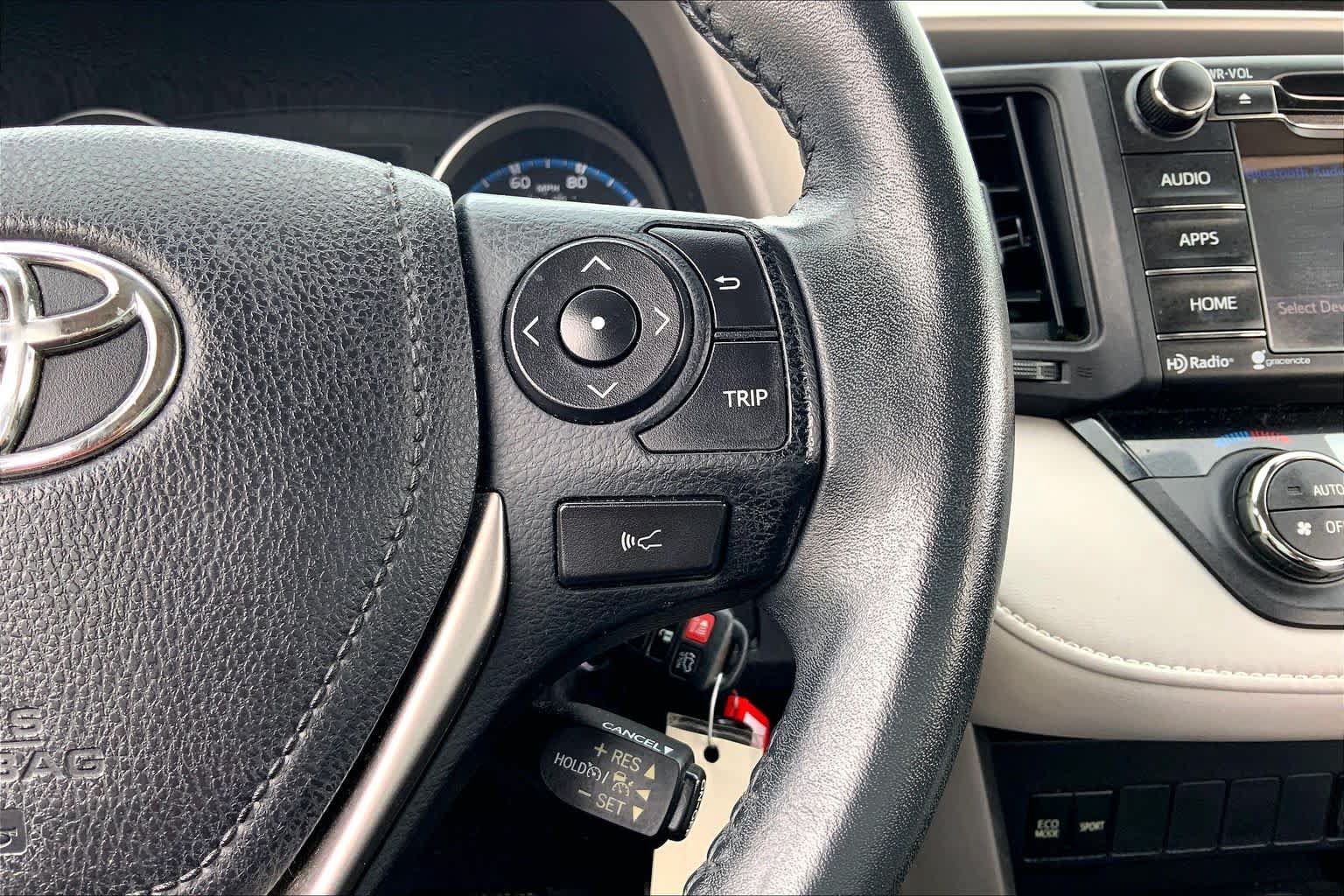 Used 2017 Toyota RAV4 XLE FWD image 24