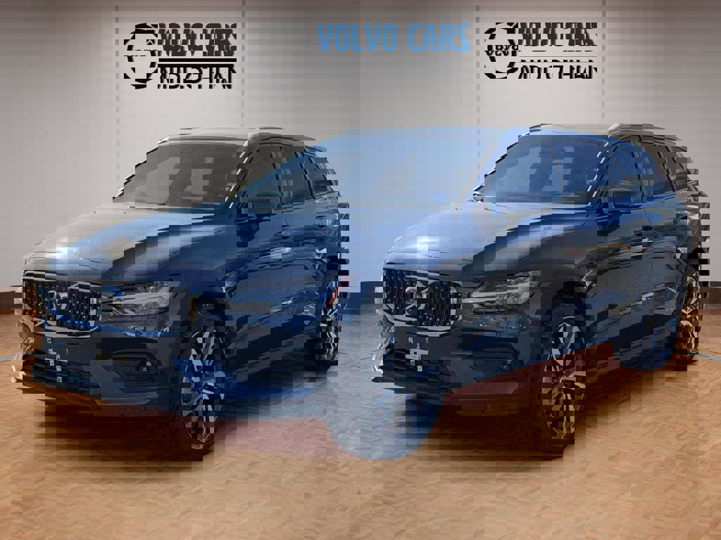 New 2026 Volvo V60 B5 Cross Country Plus w/ Protection Package Premier image 24