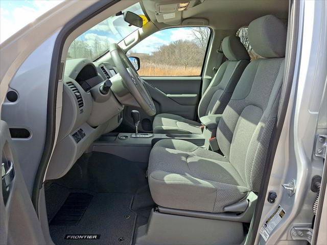 Used 2021 Nissan Frontier SV w/ SV Utility Package image 11