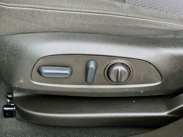 Used 2023 GMC Acadia SLE w/ Driver Convenience Package image 11