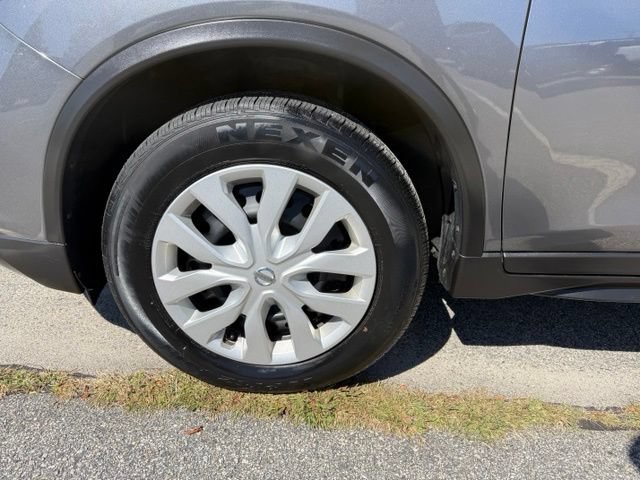 Used 2017 Nissan Rogue S AWD/4WD image 11