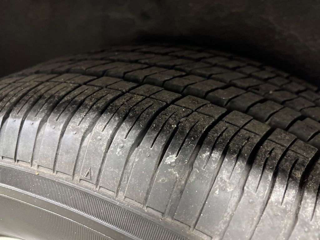 Used 2025 Chrysler Pacifica Select image 40