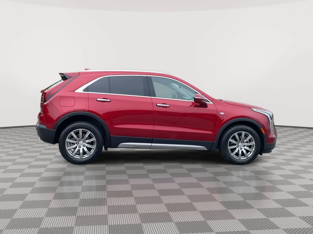 Certified 2022 Cadillac XT4 Premium Luxury w/ Enhanced Visibility Package AWD/4WD image 9