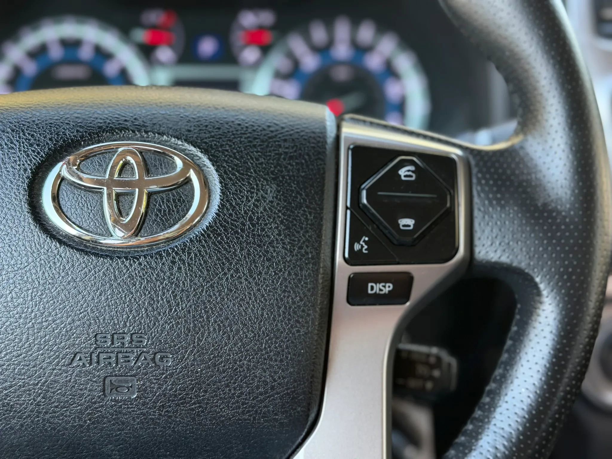 Used 2014 Toyota 4Runner SR5 AWD/4WD image 28