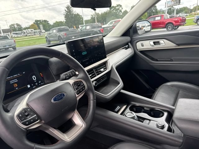 Certified 2025 Ford Explorer Active w/ Active Comfort Package AWD/4WD image 8