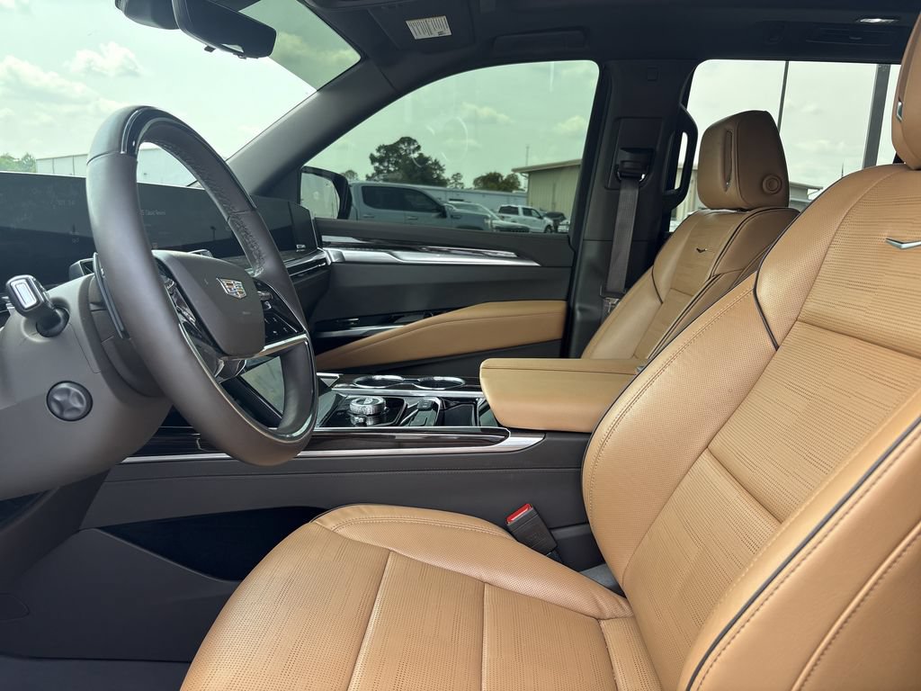 Used 2026 Cadillac Escalade Luxury RWD image 10
