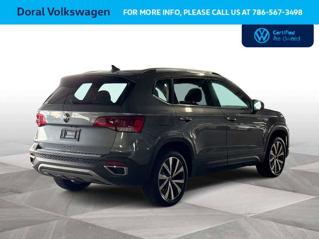 Certified 2024 Volkswagen Taos SE FWD image 8
