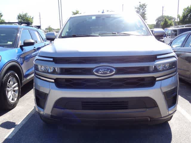 Used 2024 Ford Expedition XLT AWD/4WD image 2