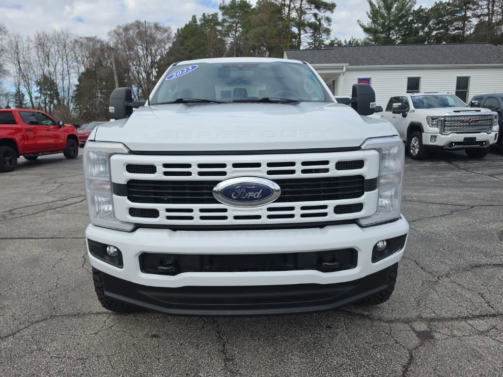 Used 2023 Ford F250 XLT AWD/4WD image 2
