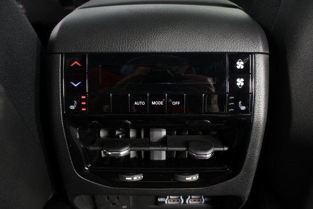 New 2025 Jeep Grand Cherokee L Limited w/ Black Appearance Package image 19