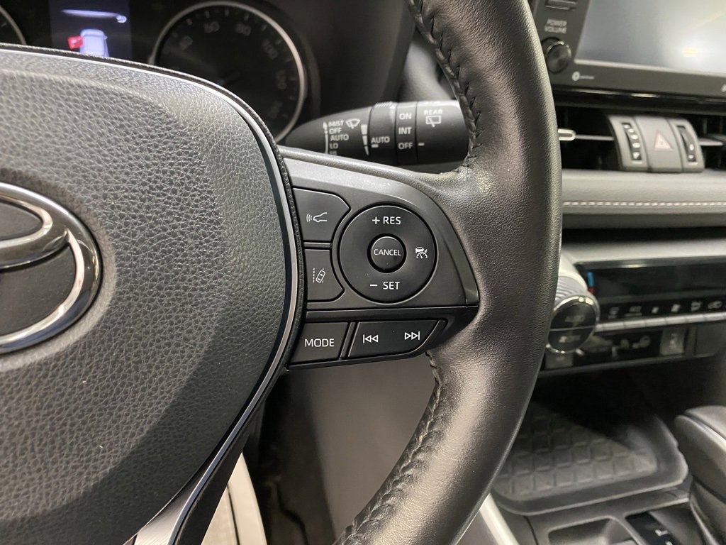 Used 2022 Toyota RAV4 XLE Premium image 34