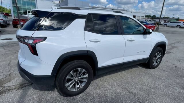 Used 2025 Chevrolet Equinox LT w/ Convenience Package II FWD image 2