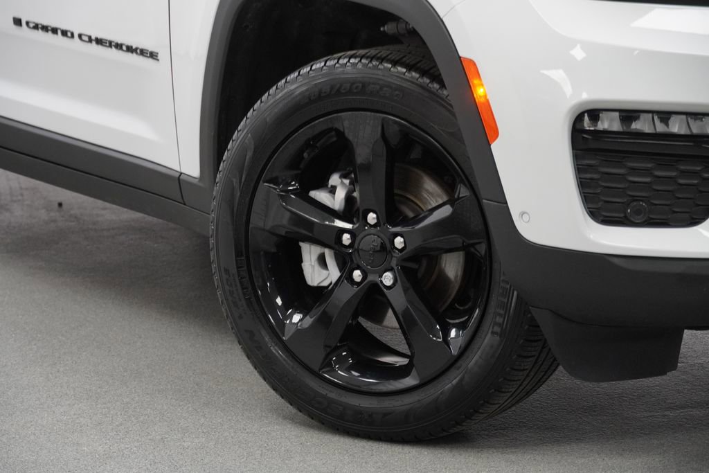 Certified 2023 Jeep Grand Cherokee Limited w/ Luxury Tech Group II AWD/4WD video 4