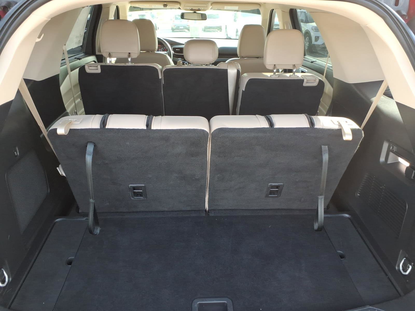 Used 2023 Ford Explorer Limited image 8