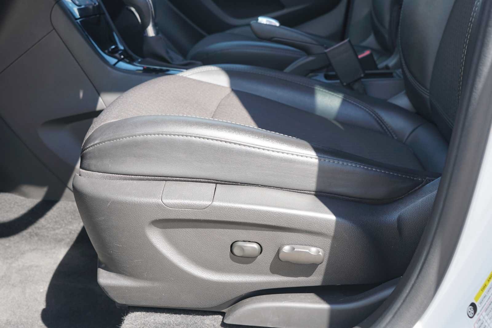 Used 2019 Buick Encore Preferred w/ Safety Package FWD image 18
